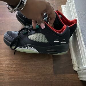 Jordan 5 Retro Low size 9.5 gently worn